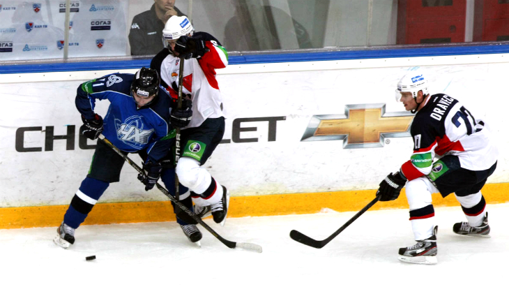 «Нефтехимик» — «Слован»