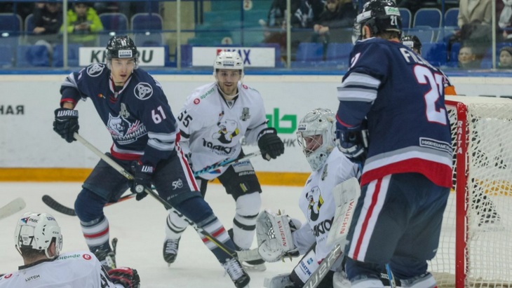 «Нефтехимик» — «Трактор»