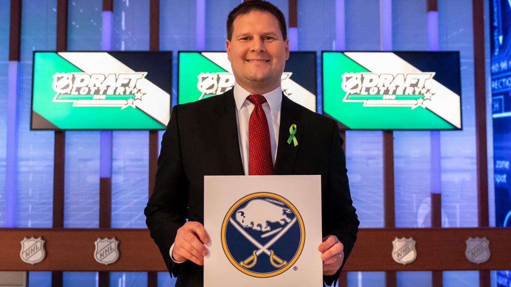 «Баффало» выиграл лотерею драфта НХЛ