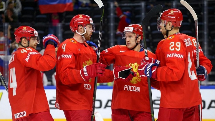 Сборная России празднует очередную шайбу