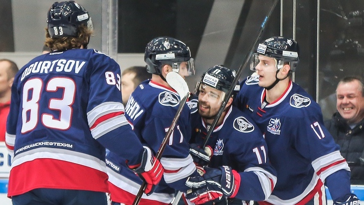 «Нефтехимик»