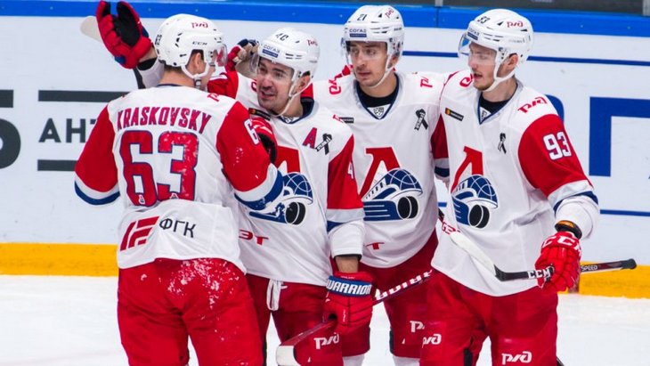 Хоккеисты «Локомотив»