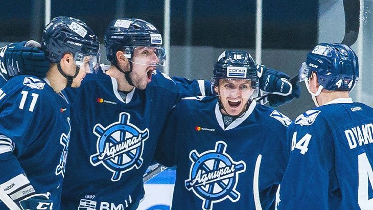 Хоккеисты «Адмирала»