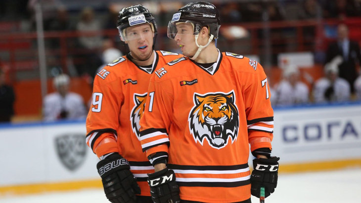 «Амур» победил дома