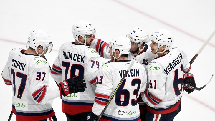 Игроки «Нефтехимика»