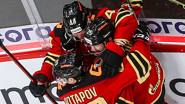 Хоккеисты «Авангарда» Хоккеисты «Авангарда»