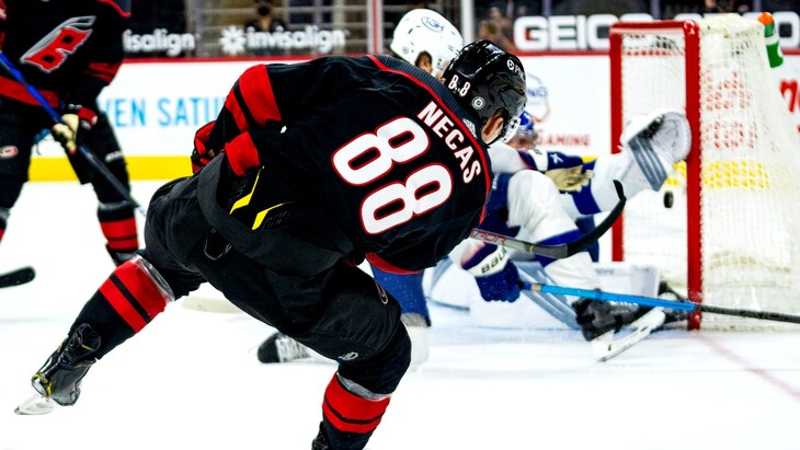 «Каролина» в третий раз в сезоне выиграла у «Тампы»