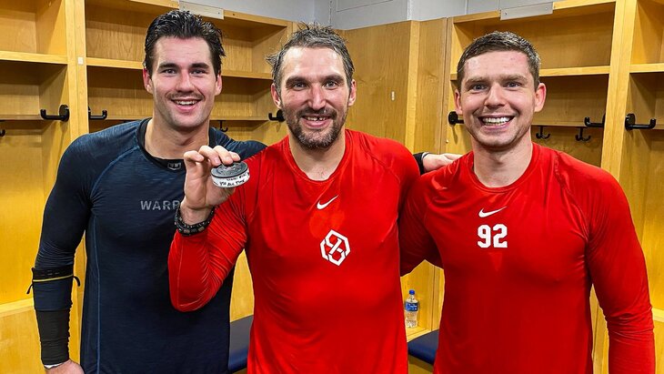 Александр Овечкин вышел на чистое четвертое место среди лучших снайперов в истории НХЛ Александр Овечкин вышел на чистое четвертое место среди лучших снайперов в истории НХЛ