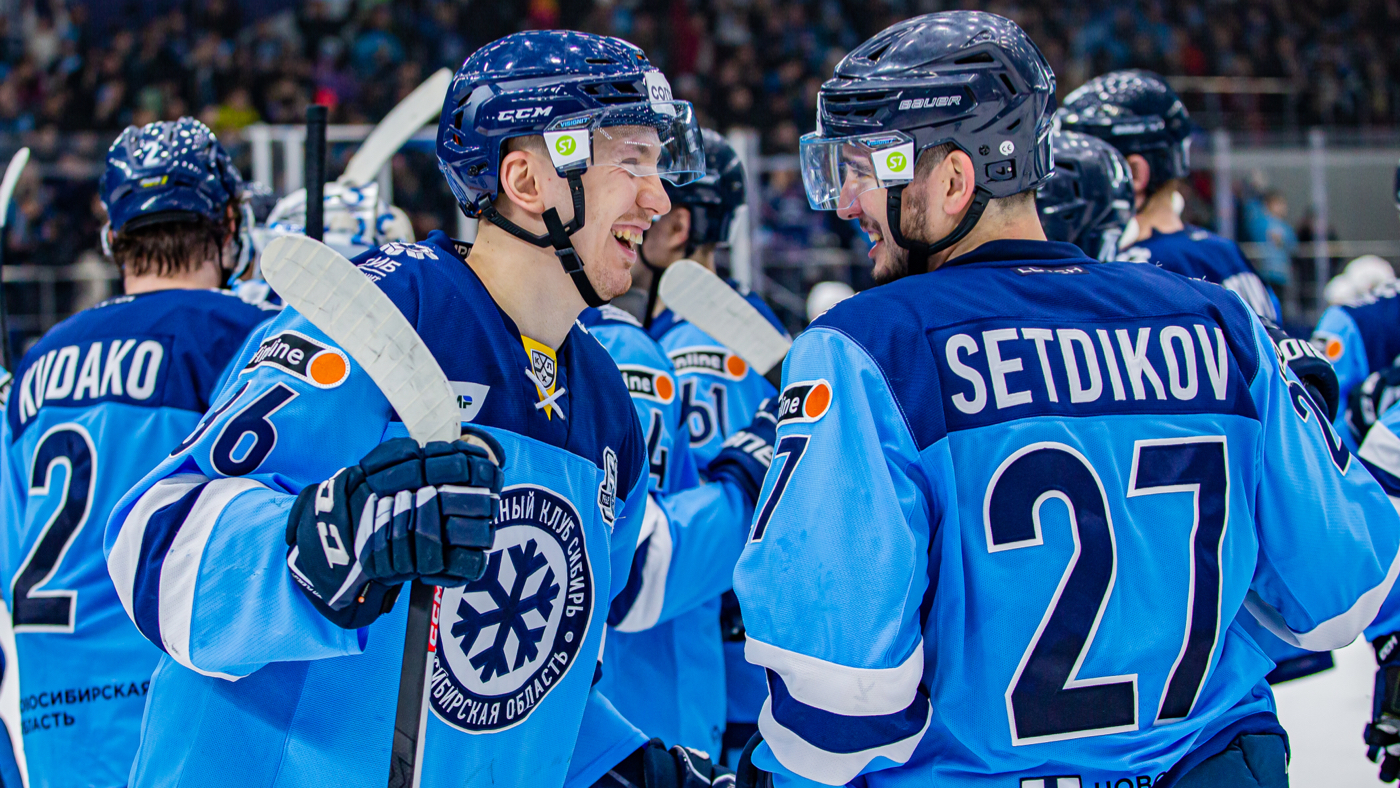 «Сибирь» в матче с «Торпедо»