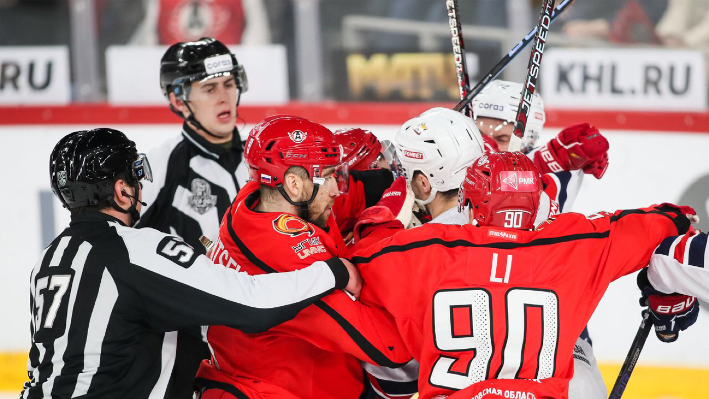 Стычка в игре между «Автомобилистом» — «Металлургом» Мг