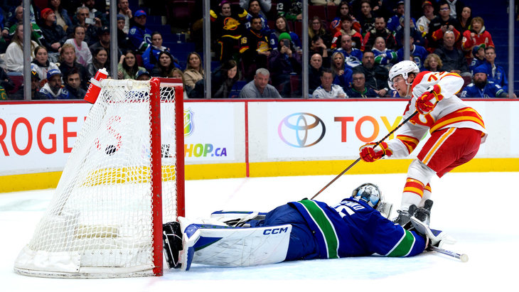 «Калгари» забил победный гол в матче с «Ванкувером» в овертайме