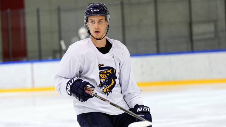 Автор победной шайбы Сергей Попов