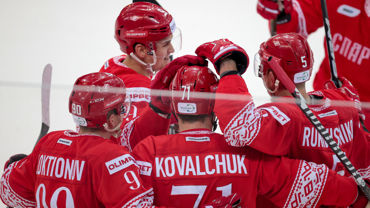 Игроки «Спартака» после гола Ильи Ковальчука