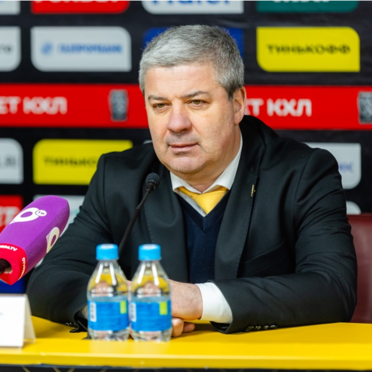 Леонид Тамбиев — главный тренер «Адмирала»