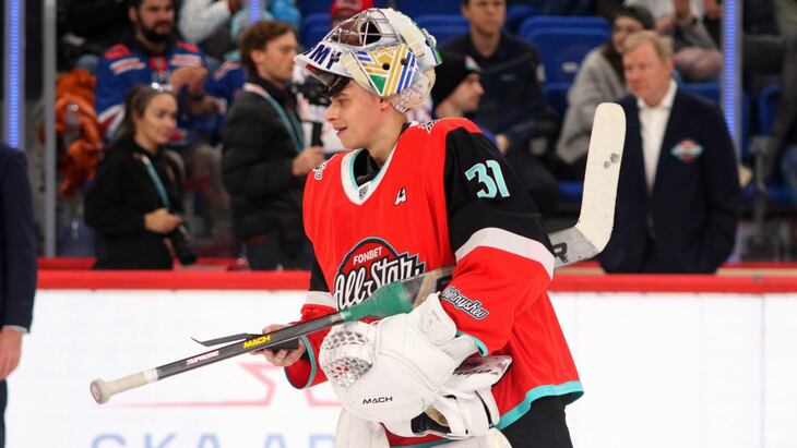 Вратарь хозяев Александр Самонов