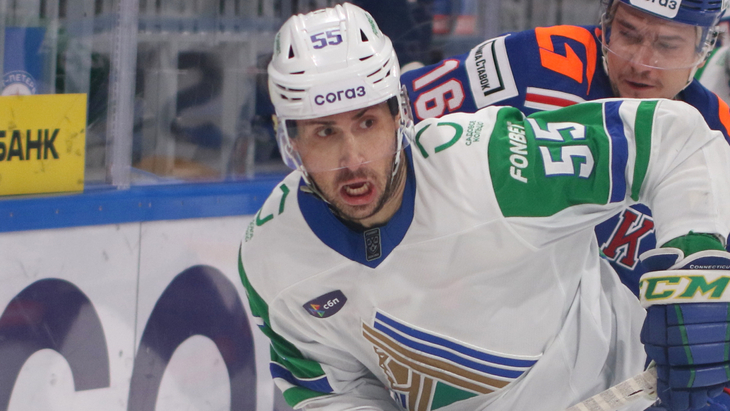 Александр Хмелевски — нападающий «Салавата Юлаева»