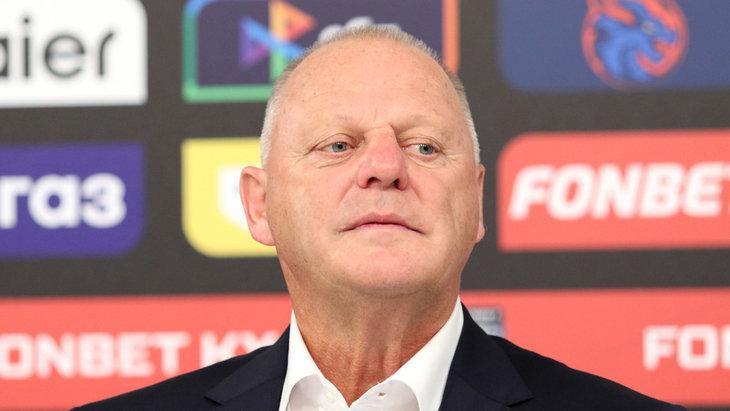 Жерар Галлан — главный тренер «Шанхайских Драконов»