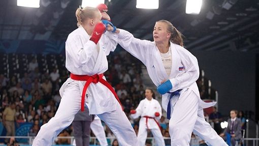 Иванна Зайцева (справа)