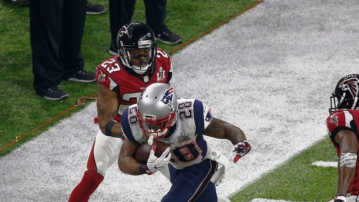 «Нью-Ингленд» обыграл «Атланту» и выиграл Супербоул