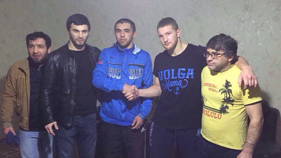 Инцидент произошел в конце поединка между Владимиром Минеевым и Азизом Джуманиязовым