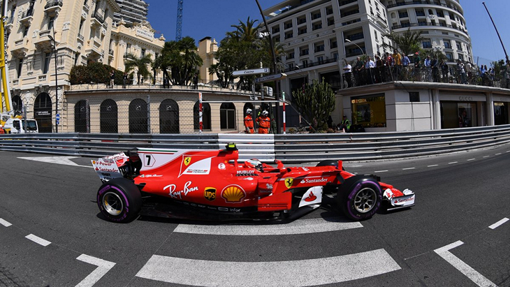 Пилоты «Феррари» стали лучшими в квалификации