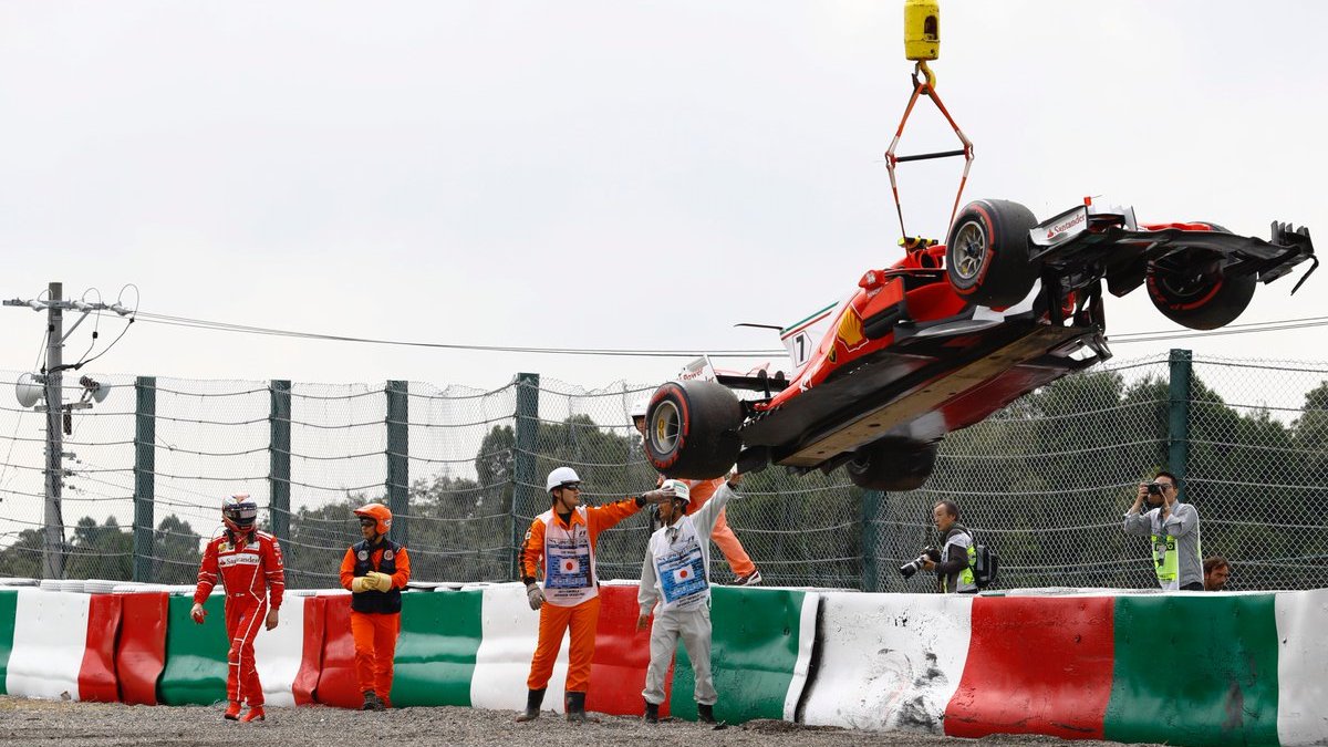 Вальттери Боттас и Кими Райкконен разбили свои машины по ходу третьей практики