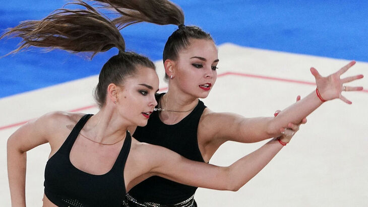 Дина и Арина Аверины