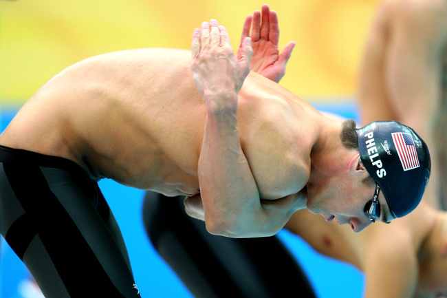 Фелпс собирает золото