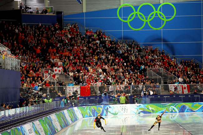 Победа конькобежки Ли Сан Хва в 500 метрах (20 фото)