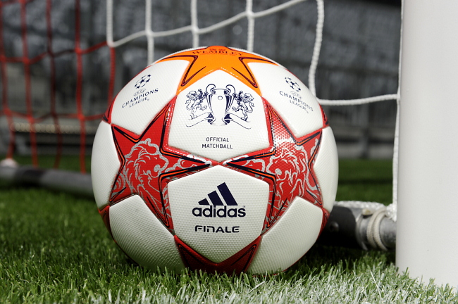 Официальный мяч финала Лиги чемпионов 2010/2011