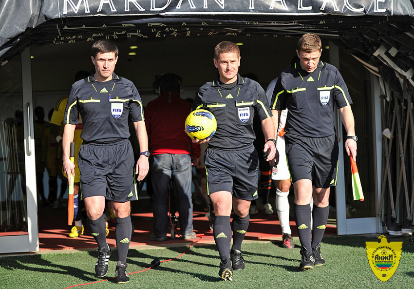 «Анжи» — «Шахтер» 1:3