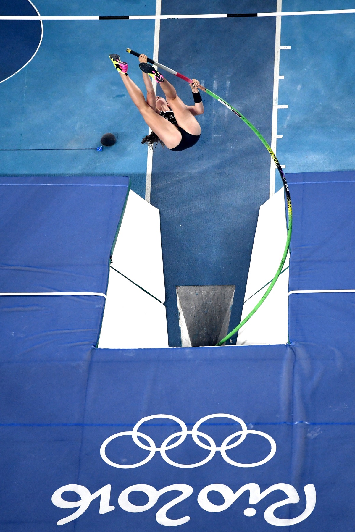 Финал по прыжкам с шестом у женщин