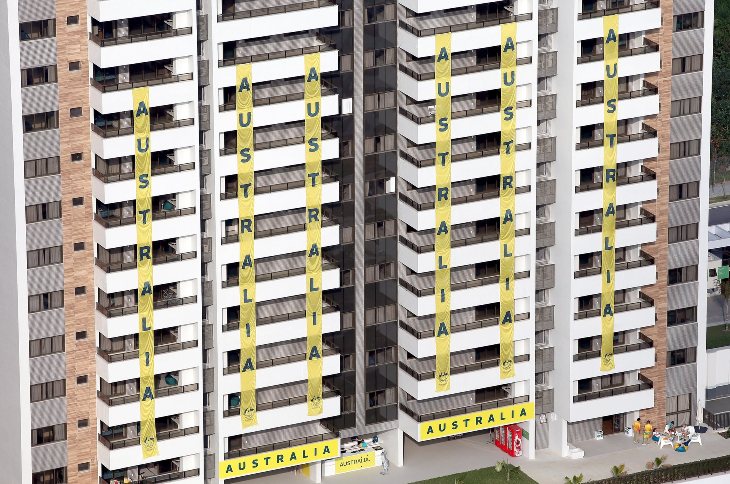 Первые 4-5 дней австралийцы провели в близлежащих гостиницах