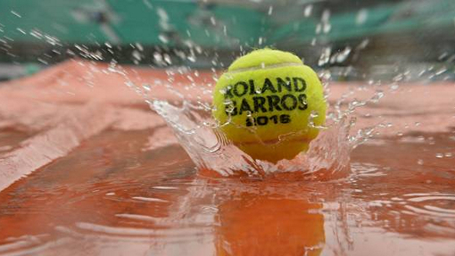 В Париже не прекращаются дожди