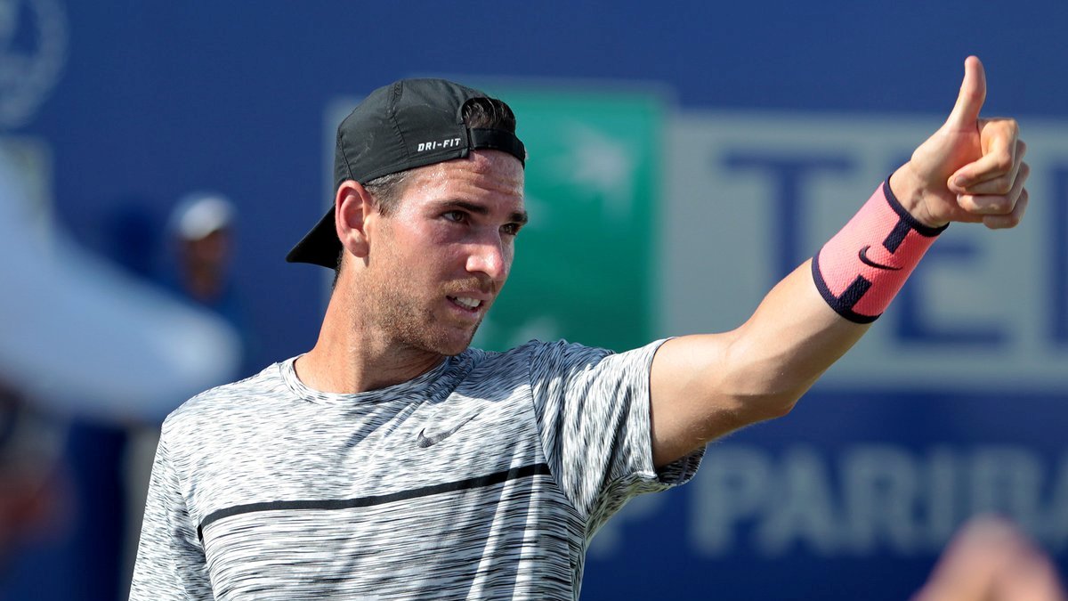 Адриан Маннарино