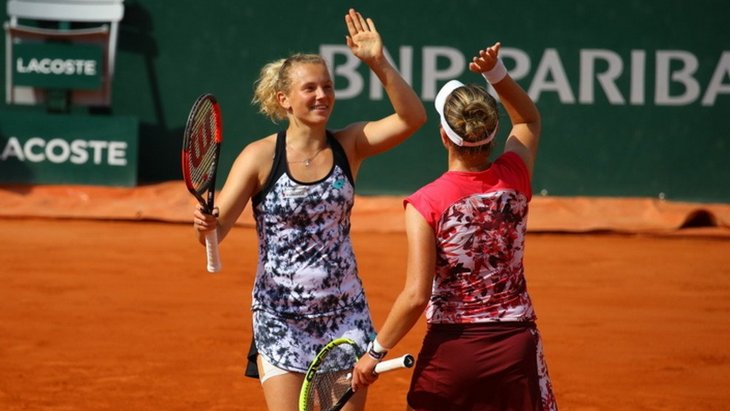 Барбора Крейчикова и Катержина Синякова