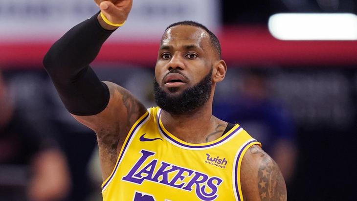 Леброн Джеймс