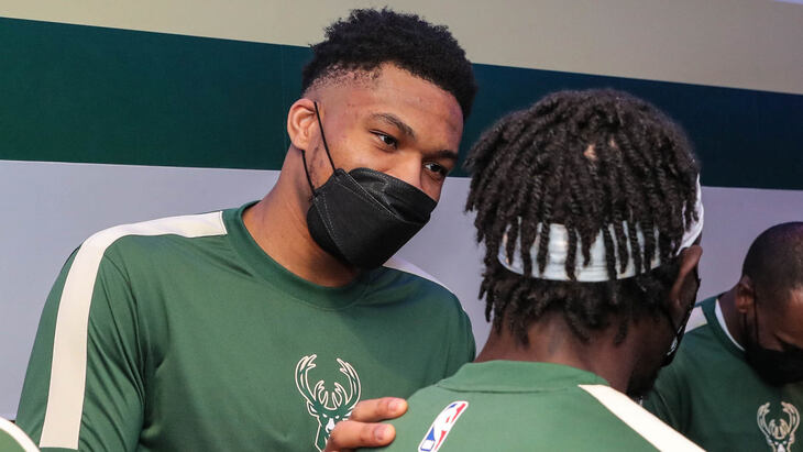 Яннис Адетокунбо