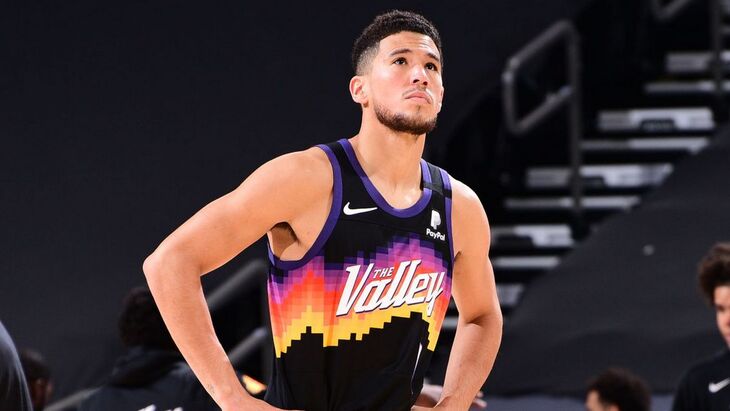 Девин Букер