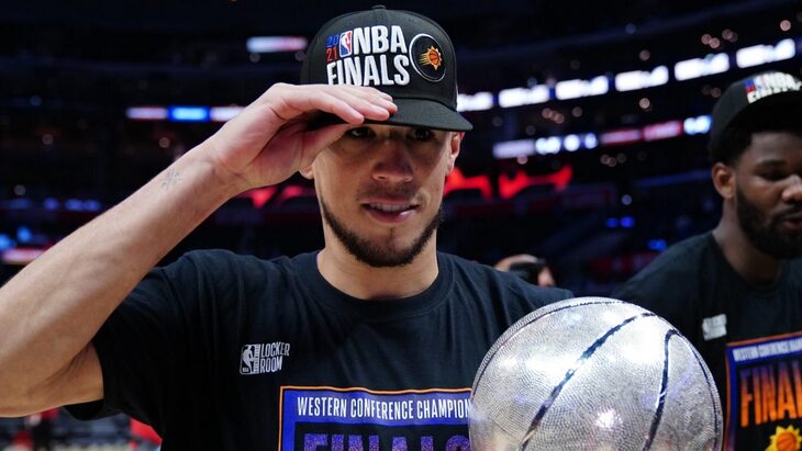 Девин Букер