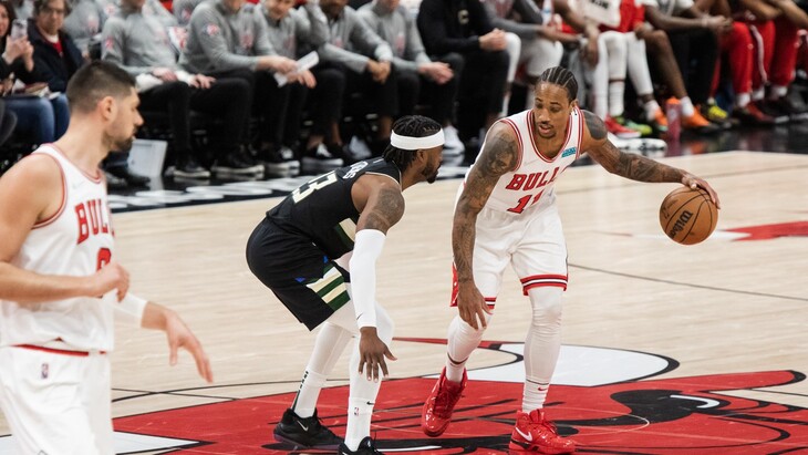 Демар Дерозан с мячом