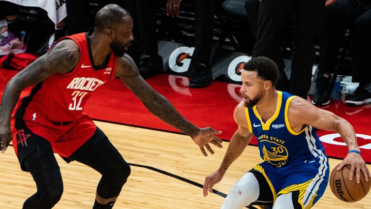 Стефен Карри с мячом