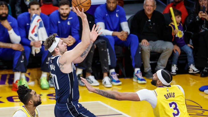 Лука Дончич с мячом