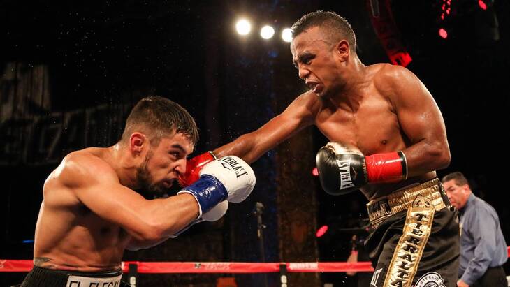 Рей Варгас (справа)