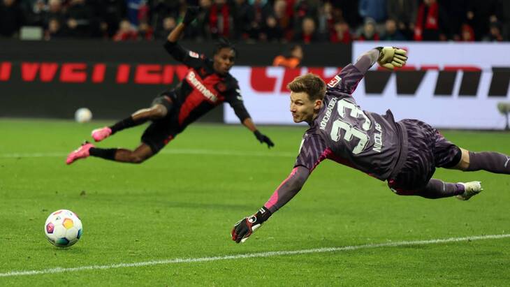 Вратарь «Боруссии» Мориц Николас набрал сумасшедшую форму и готов остановить еще одного фаворита