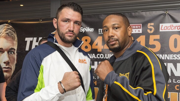 Хьюи Фьюри (слева)