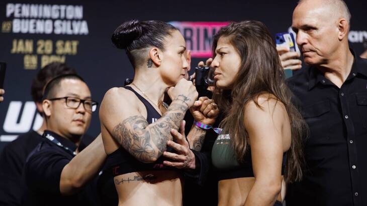 Майра Силва (слева)