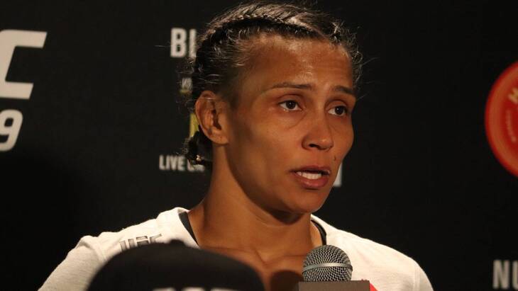 Аманда Лемос