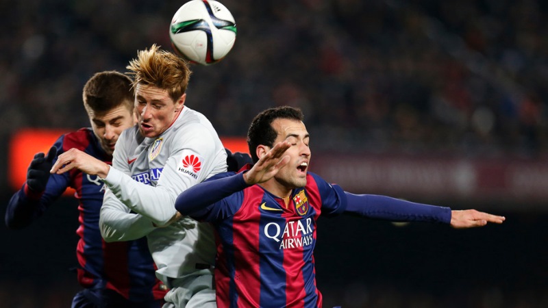 Фрагмент недавнего матча команд на «Камп Ноу»