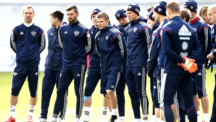 Сборная России наберет три очка в матче с Черногорией